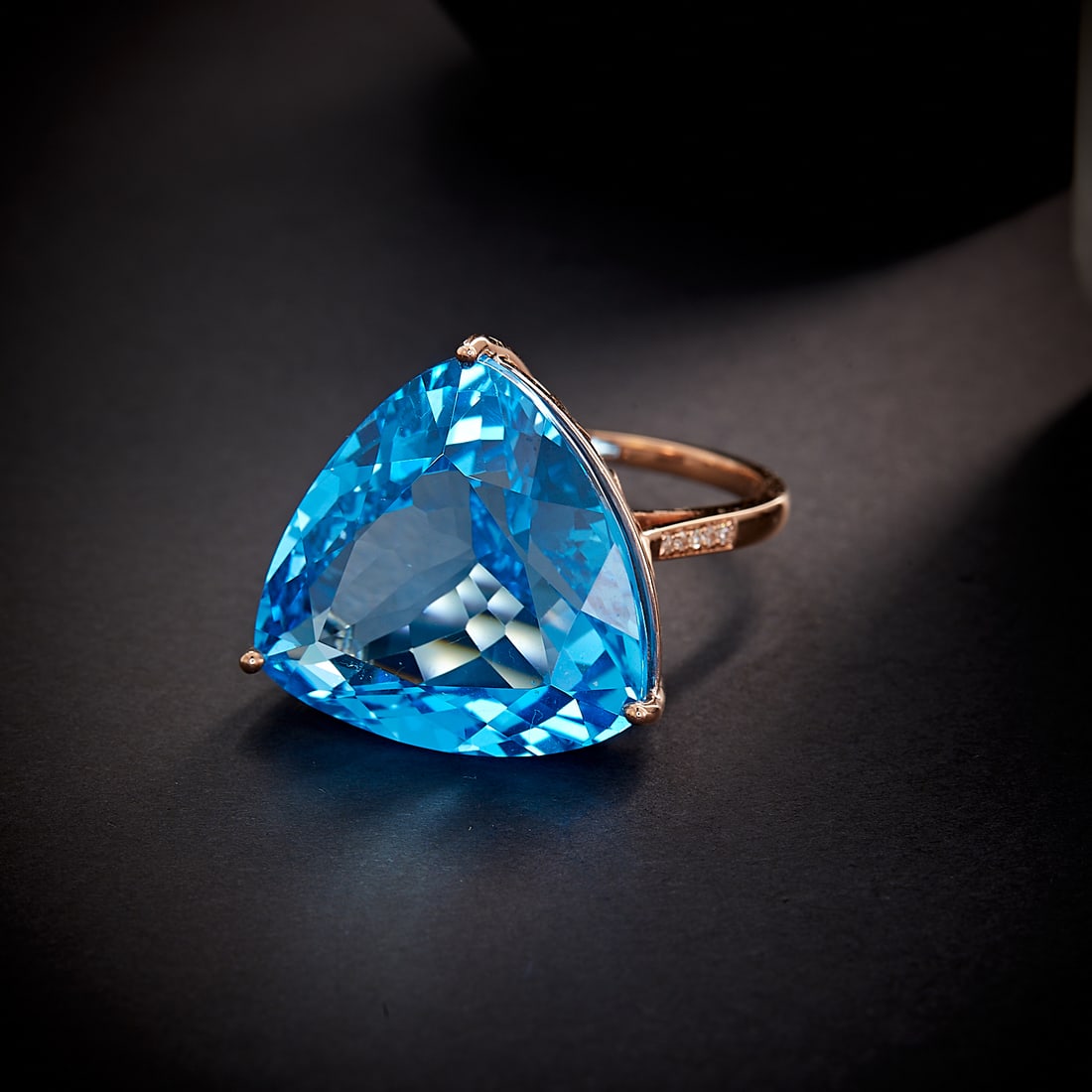 14k Gold 29 Ct Natural Topaz & Diamond Ring - 2