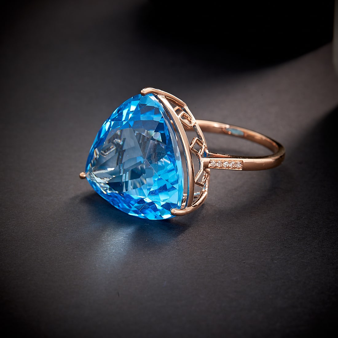 14k Gold 29 Ct Natural Topaz & Diamond Ring - 3