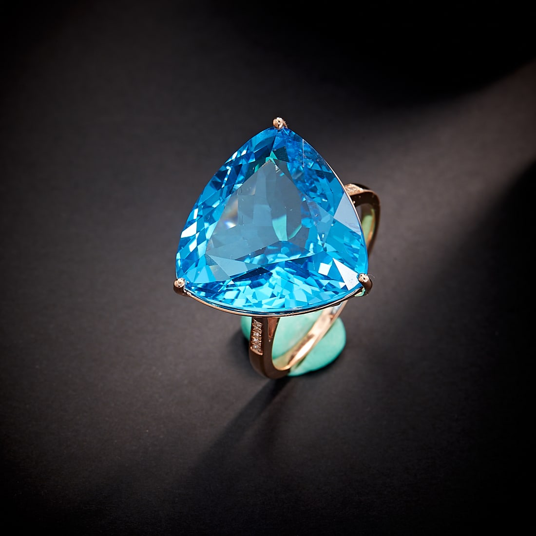 14k Gold 29 Ct Natural Topaz & Diamond Ring - 5