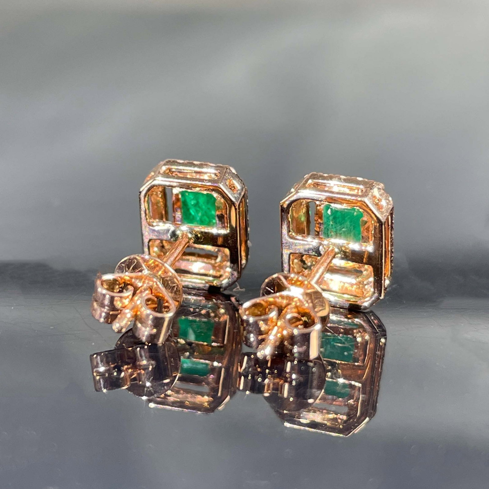 14k Gold 0.94 Ctw Natural Emerald & Diamond Earrings - 4