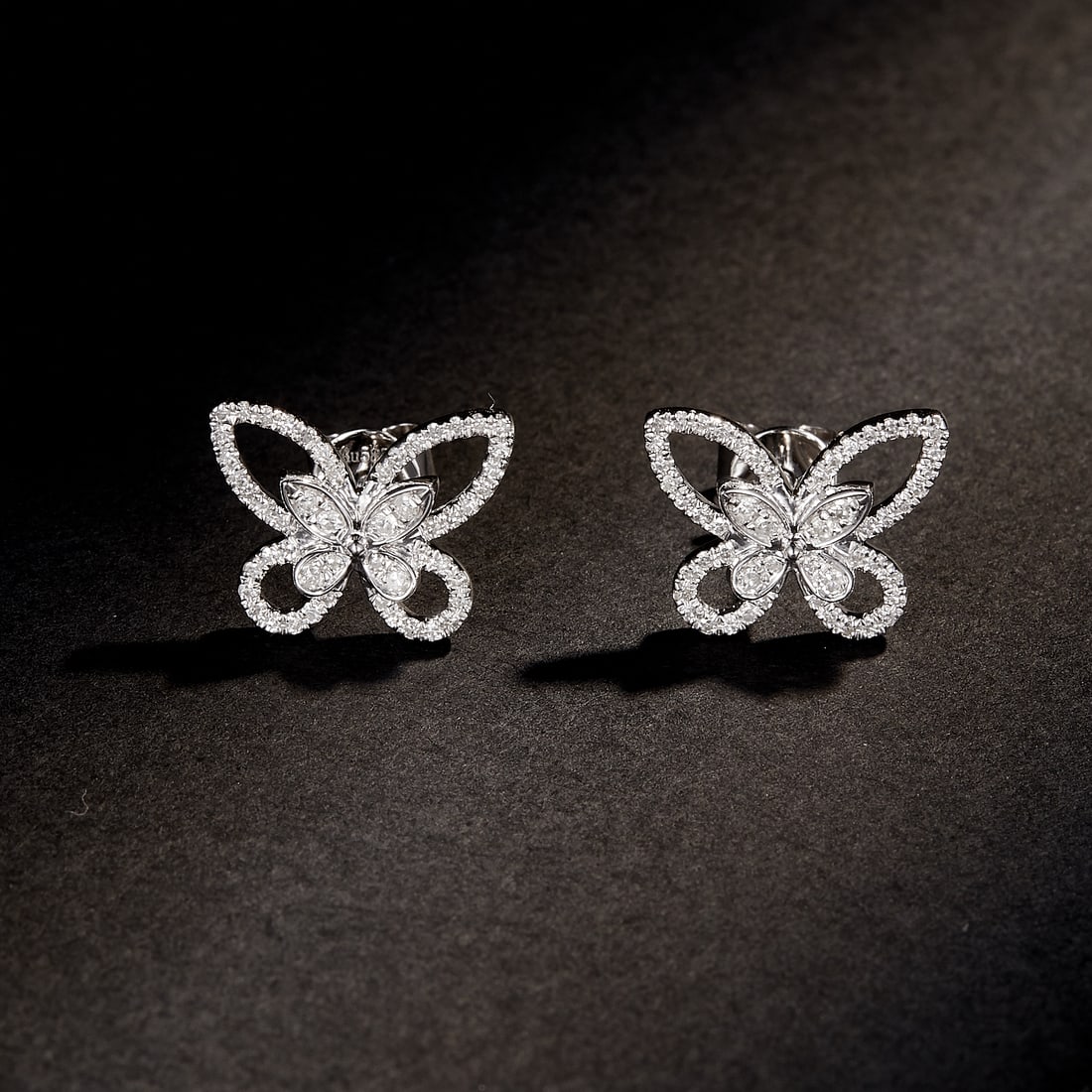 14k Gold 0.3 Ct Natural H Diamond & Butterfly Earrings: Ref:231168440 // gold content:14k gold // main gemstone:diamond // shape:round // carat weight:0. 3ct // clarity grade:vs-si // color:h // treatment:natural // cut grade:g // Condition: New Low Estima
