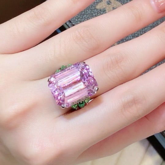 14k Gold 28.33 Ctw Natural Kunzite & Tsavorite Ring - 6