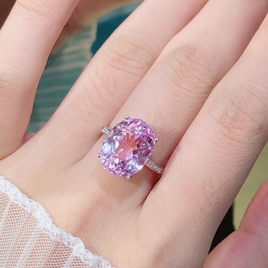 14k Gold 9.4 Ct Natural Kunzite & Diamond Ring - 5