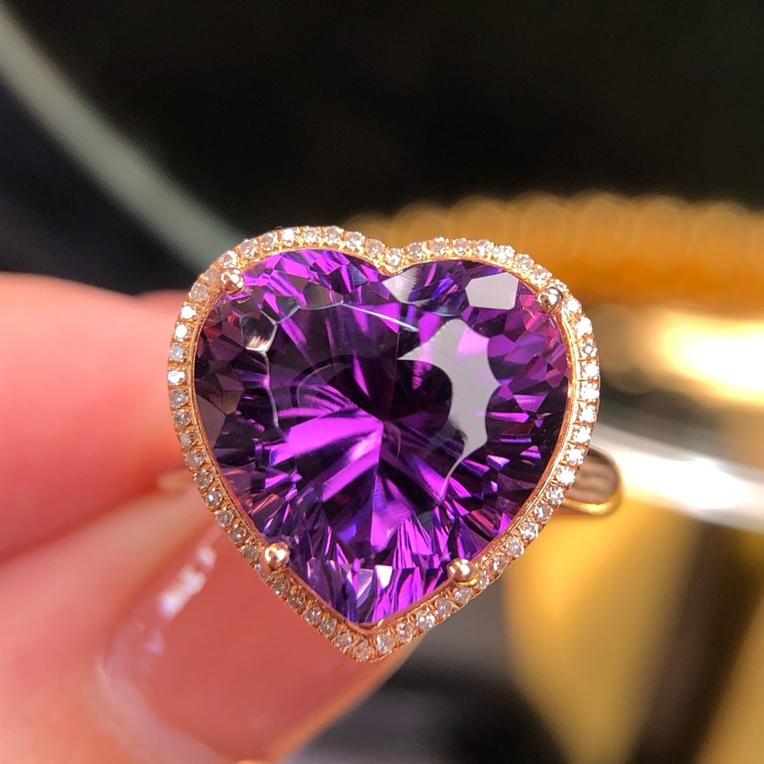 14k Gold 8.80 Ct Natural Amethyst & Diamond Ring: Ref:231171027 // gold content:14k gold // ring size:7. 25us // // main gemstone:amethyst // shape:heart // carat weight:8. 80ct // color:purple // treatment:natural // // adjacent gemstone 2 :