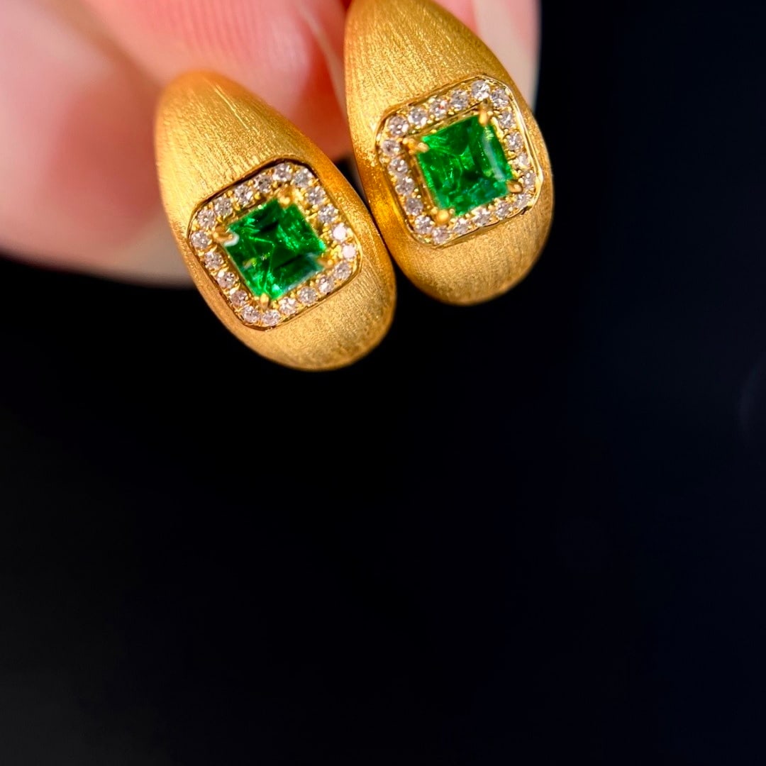 14k Gold 0.52 Ctw Natural Emerald & Diamond Earrings - 4