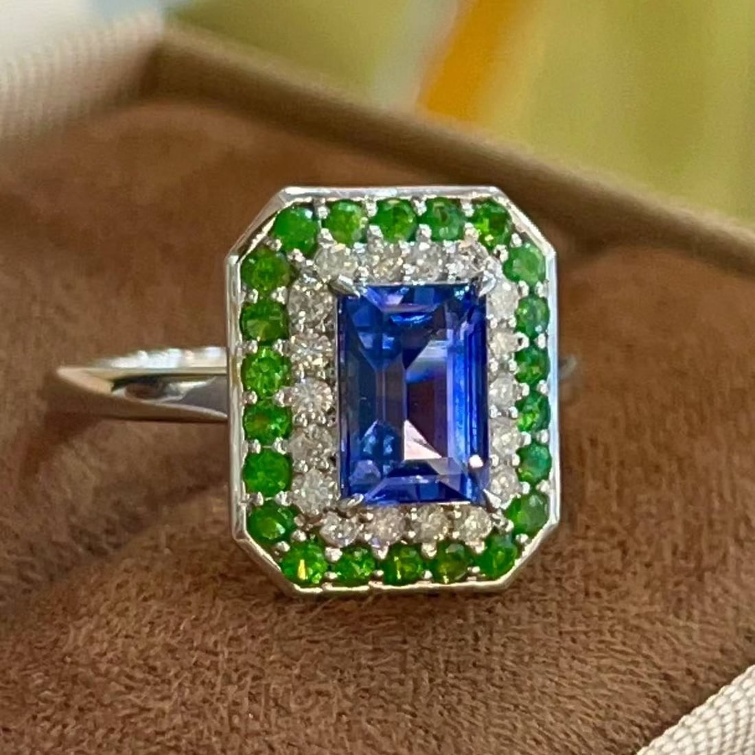 14k Gold 1.71 Ct Natural Sapphire & Tsavorite & Diamond Ring - 2
