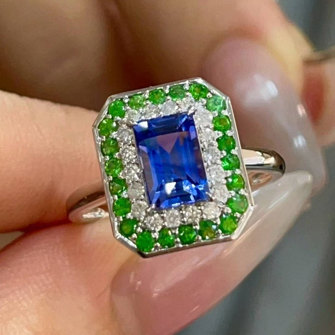 14k Gold 1.71 Ct Natural Sapphire & Tsavorite & Diamond Ring - 3
