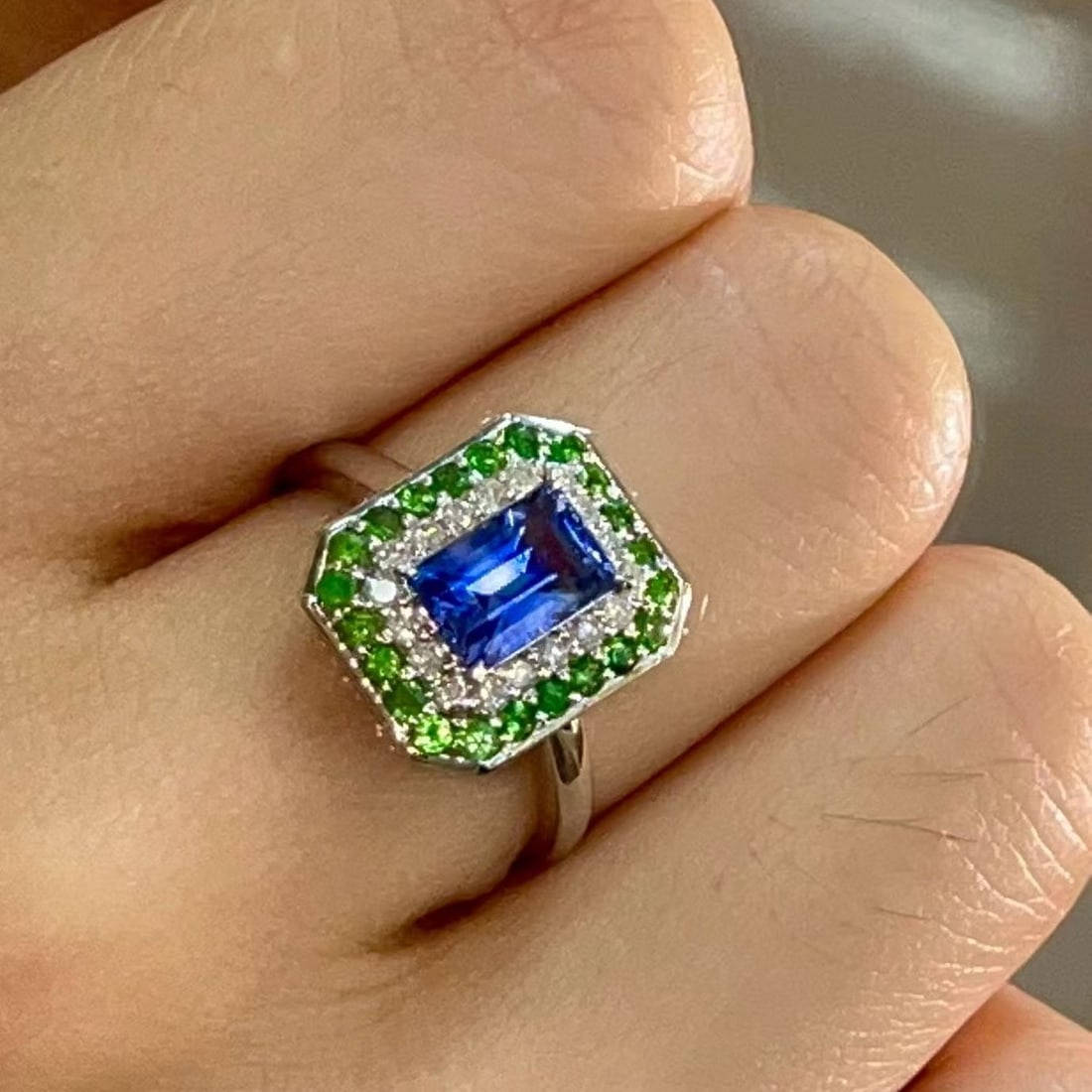 14k Gold 1.71 Ct Natural Sapphire & Tsavorite & Diamond Ring - 5