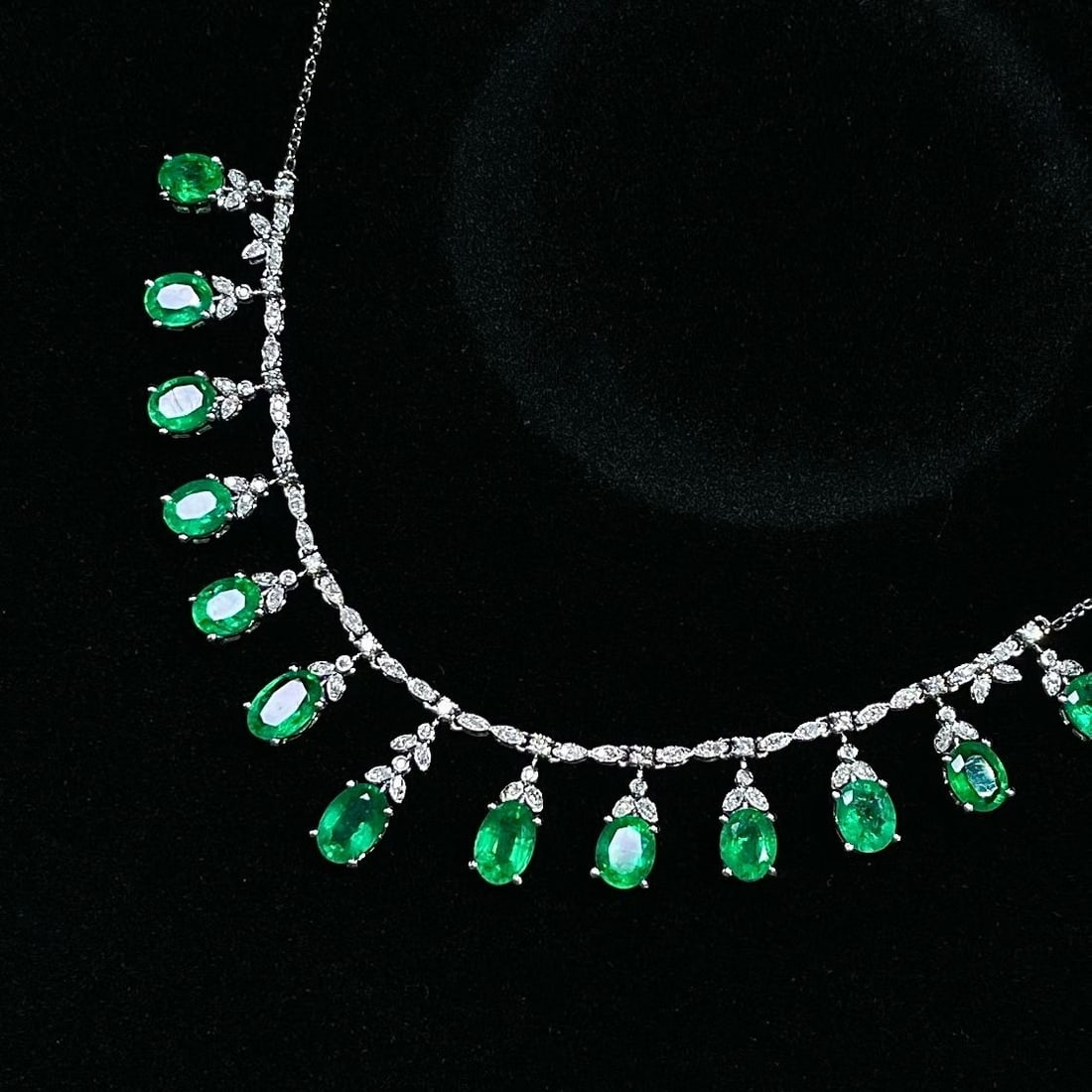 14k Gold 4.6 Ct Natural Emerald & Diamond Necklace - 3