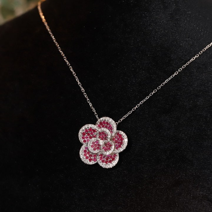 14k Gold 0.80 Ctw Natural Ruby & Diamond & Flowers Necklace: Ref:231171103 // gold content:14k gold // main gemstone:ruby // shape:round // carat weight:0. 55ct // color:red // treatment:natural // cut grade:g // // adjacent gemstone 2 : diamond // shape:round