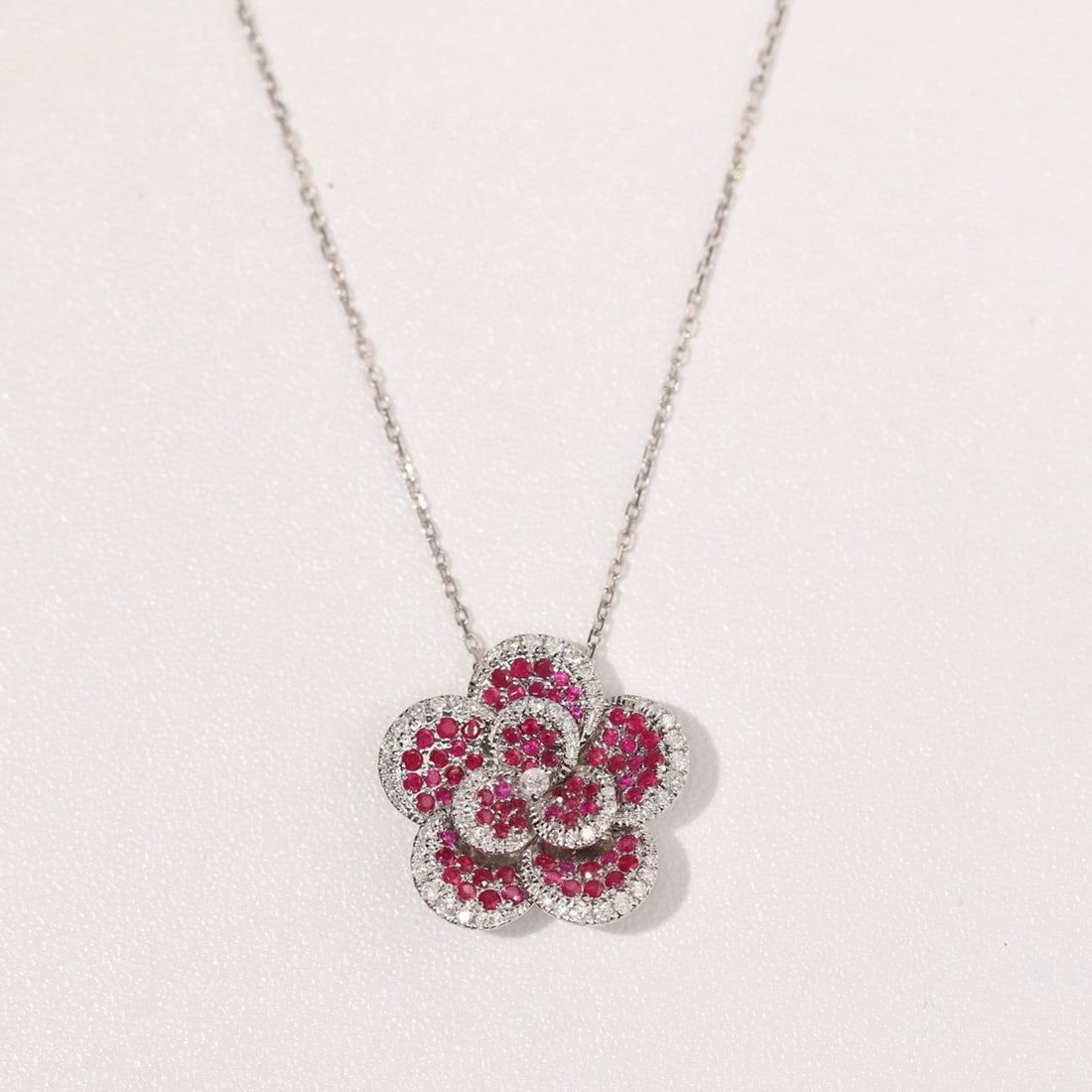 14k Gold 0.80 Ctw Natural Ruby & Diamond & Flowers Necklace - 4