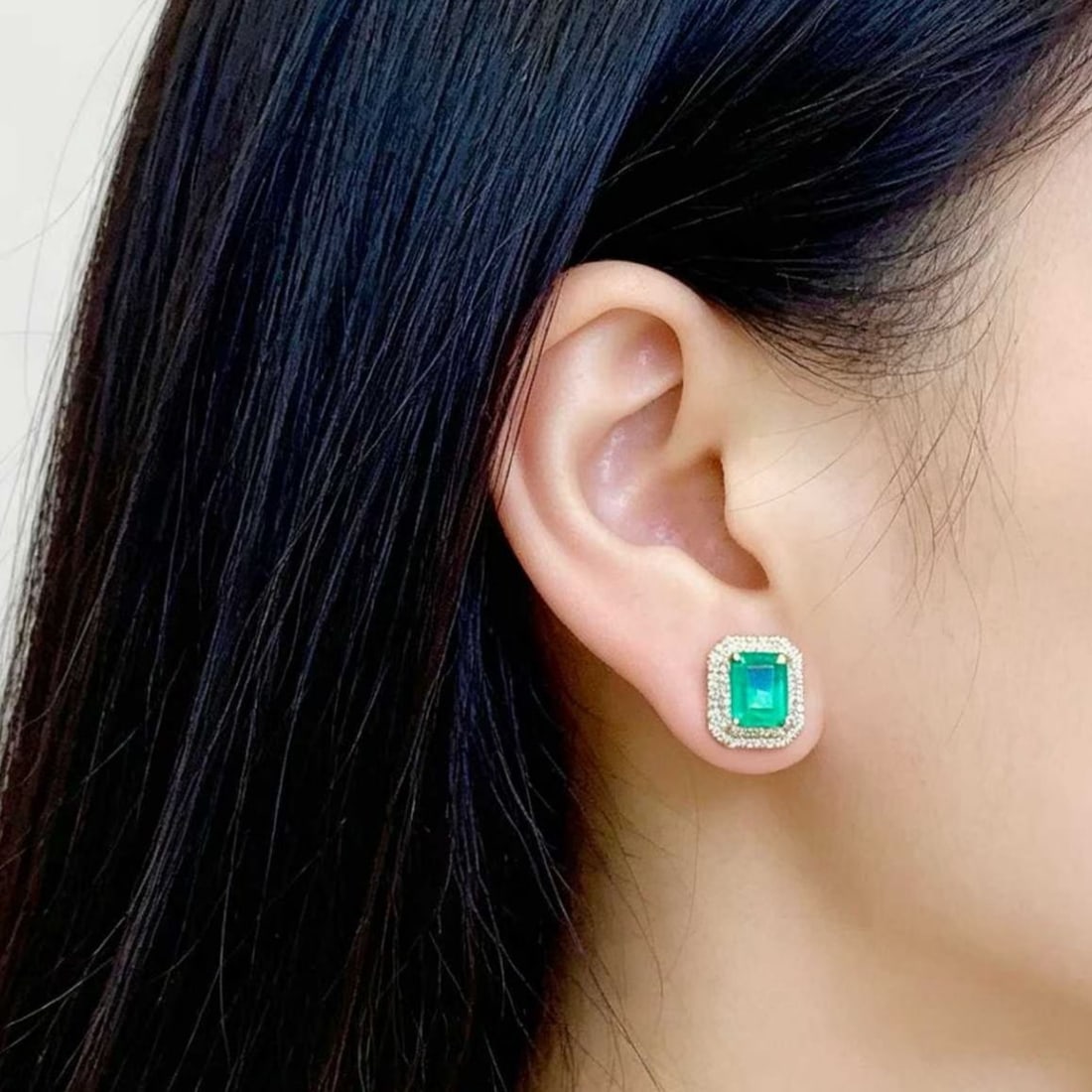 14k Gold 2.4 Ct Natural Emerald & Diamond Earrings - 3