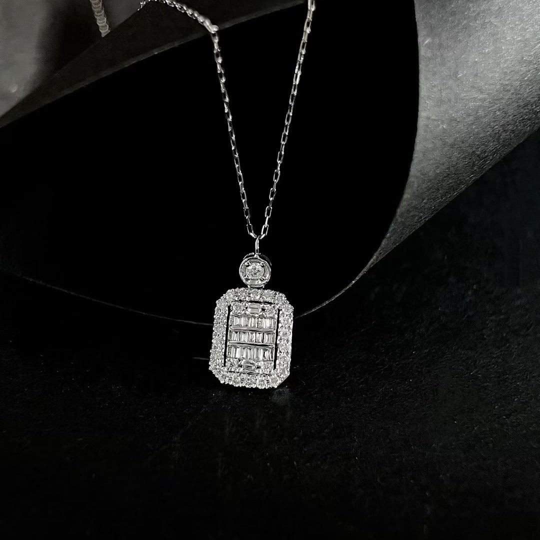14k Gold 0.5 Ct Natural H Diamond Necklace: Ref:231171148 // gold content:14k gold // main gemstone:diamond // shape:multiple // carat weight:0. 5ct // clarity grade:vs-si // color:h // treatment:natural // Condition: New High Estimate: 2600