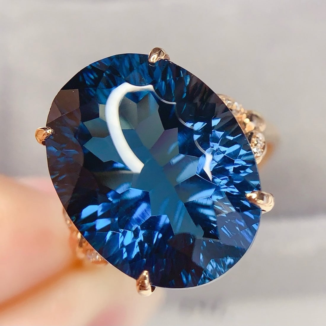 14k Gold 14 Ct Natural Topaz & Diamond Ring - 3