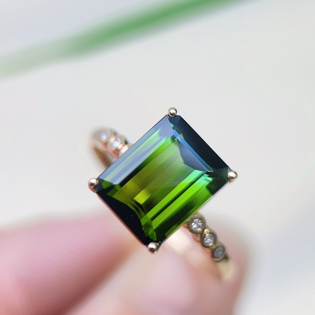 14k Gold 3.43 Ctw Natural Tourmaline & Diamond Ring: Ref:231171199 // gold content:14k gold // ring size:7. 25us // // main gemstone:tourmaline // shape:octagonal // carat weight:3. 4ct // color:green // treatment:natural // // adjacent gemstone 2 : dia