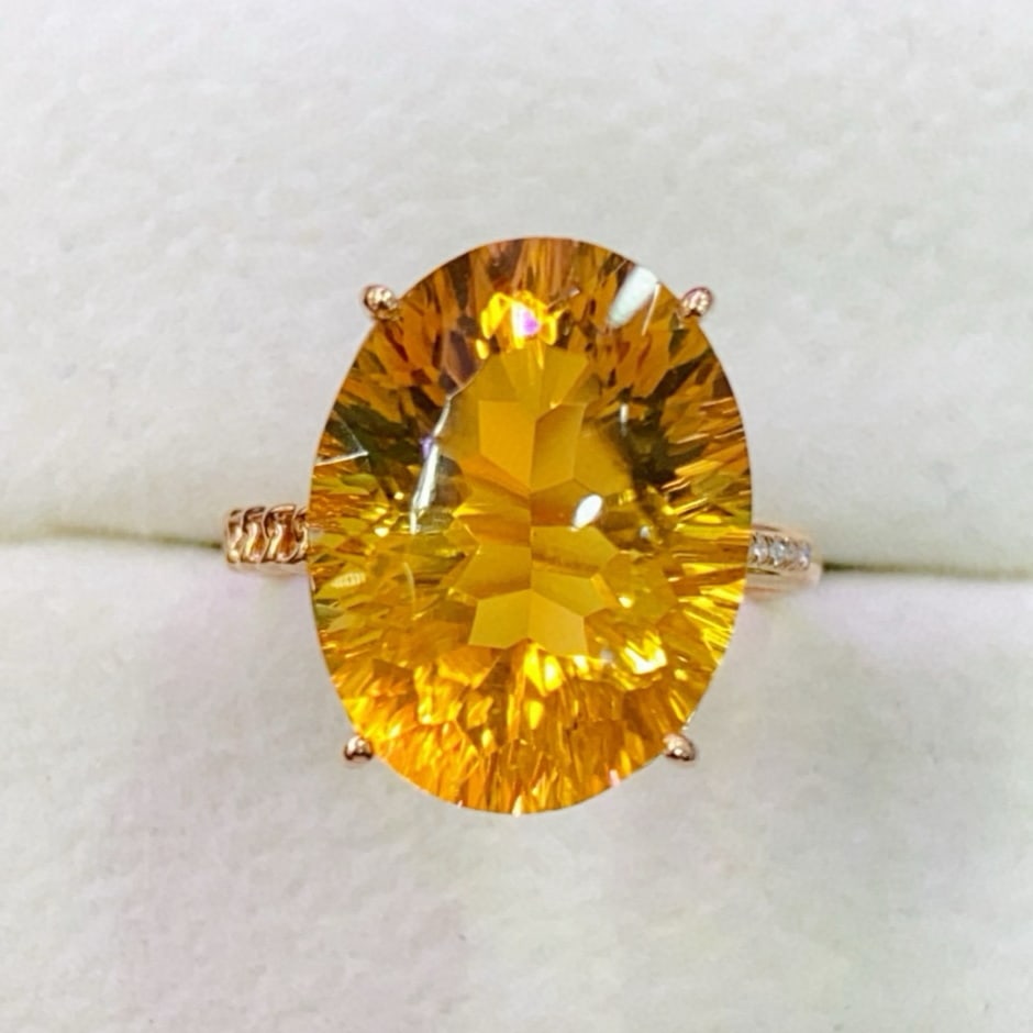 14k Gold 9.62 Ctw Natural Citrine & Diamond Ring: Ref:231171210 // gold content:14k gold // ring size:7. 25us // // main gemstone:citrine // shape:oval // carat weight:9. 6ct // color:yellow // treatment:natural // // adjacent gemstone 2 : diamond //