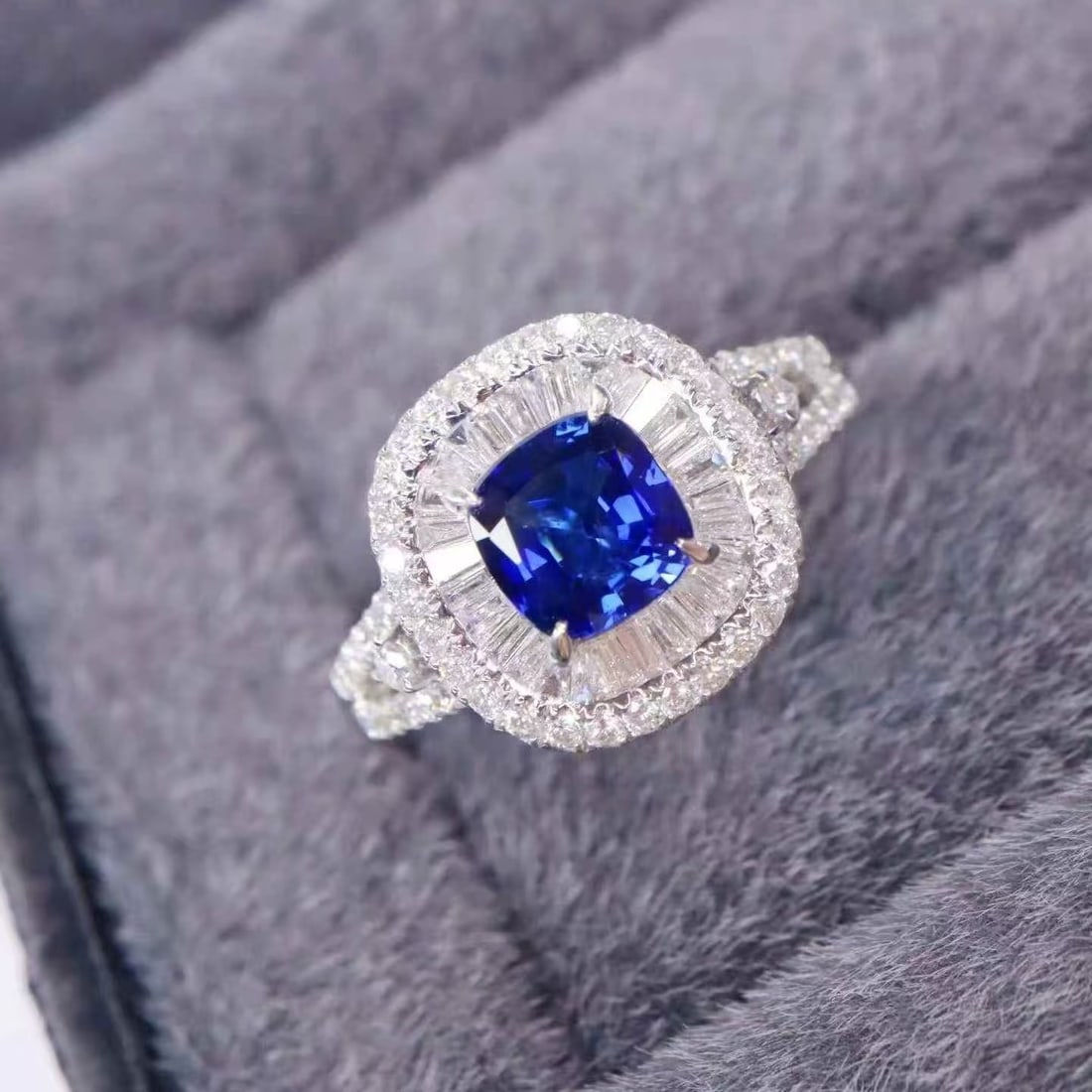 14k Gold 1.91 Ctw Natural Sapphire & Diamond Ring - 4