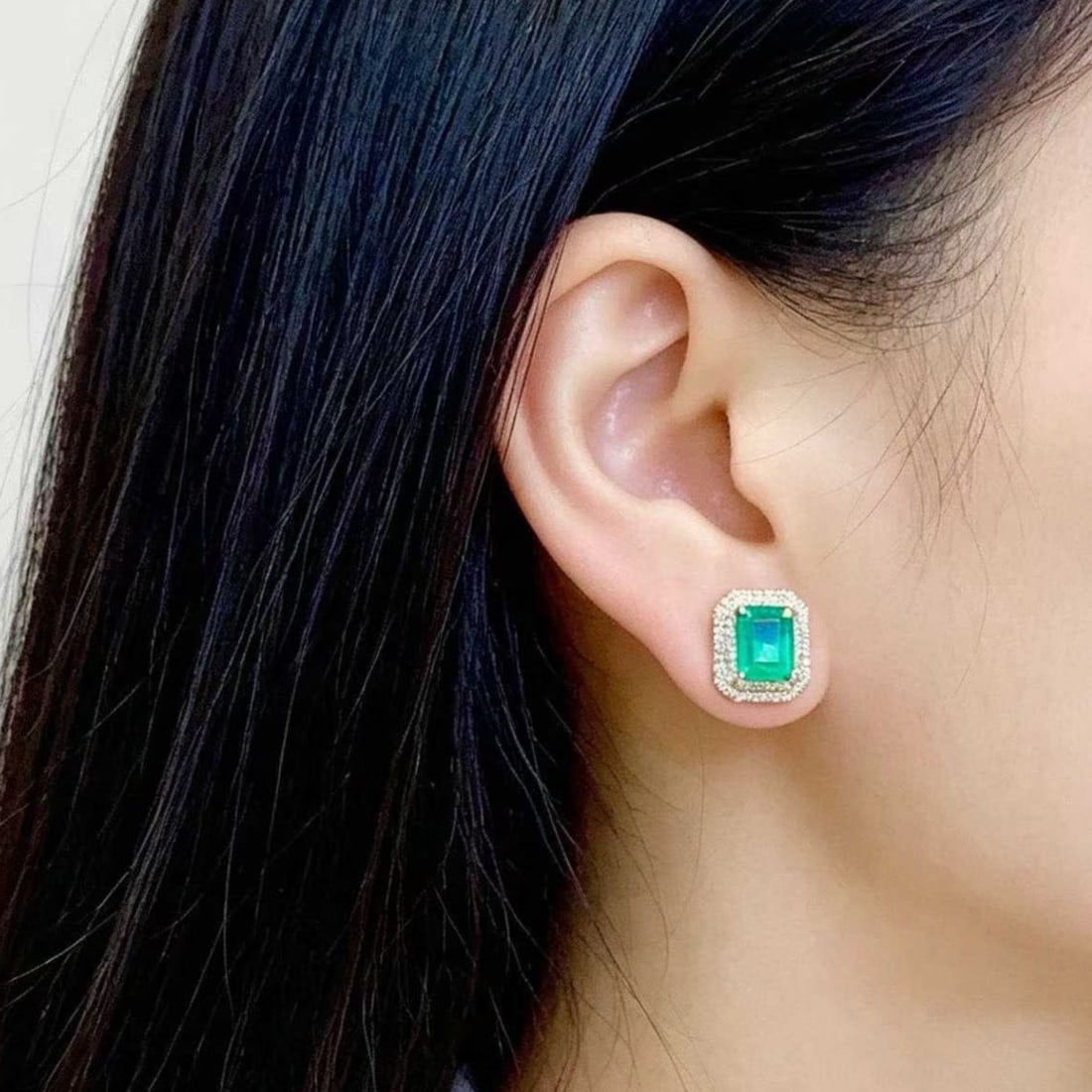 14k Gold 2.8 Ct Natural Emerald & Diamond Earrings - 3