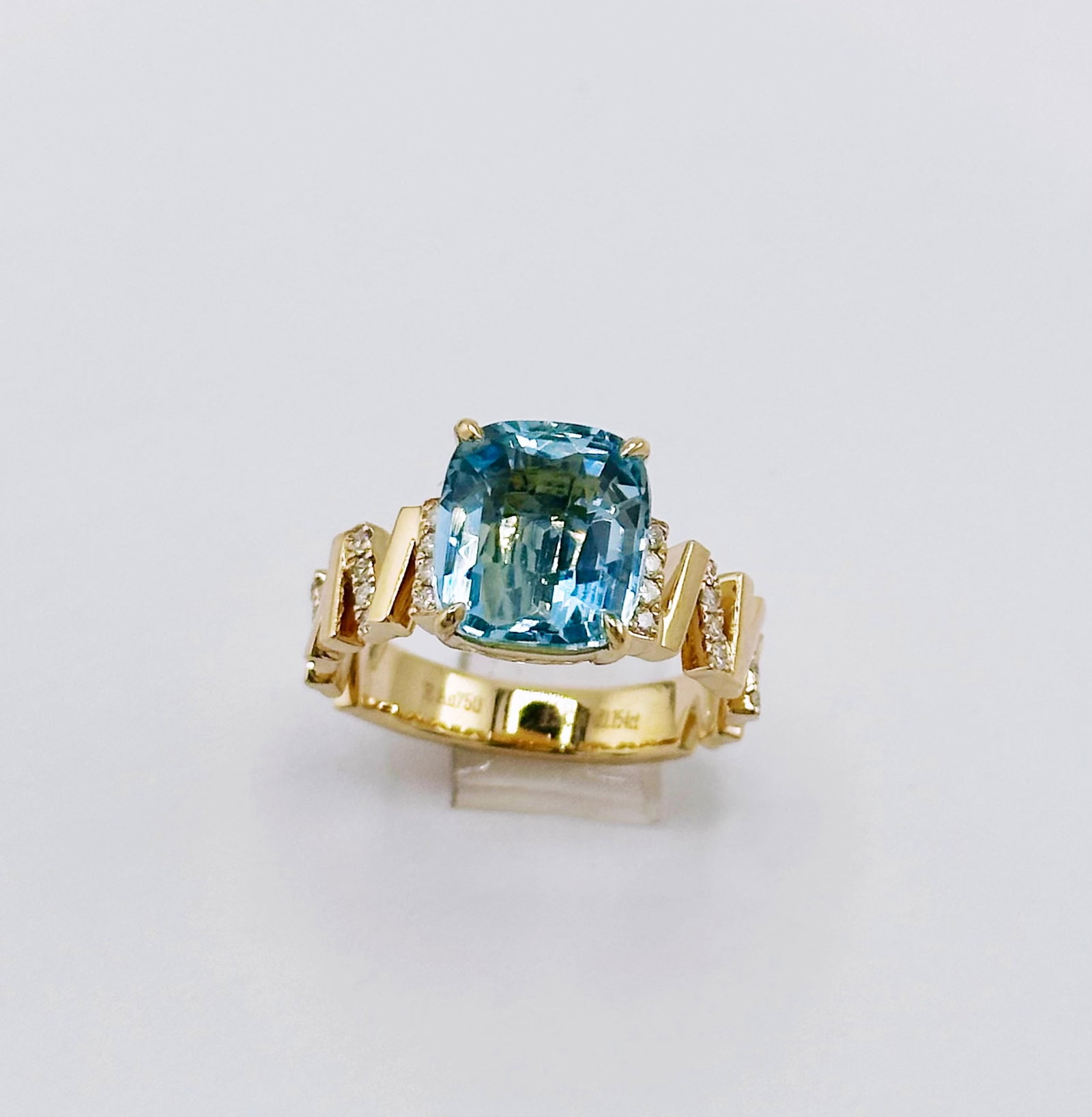 14k Gold 4.08 Ctw Natural Aquamarine & Diamond Ring - 4