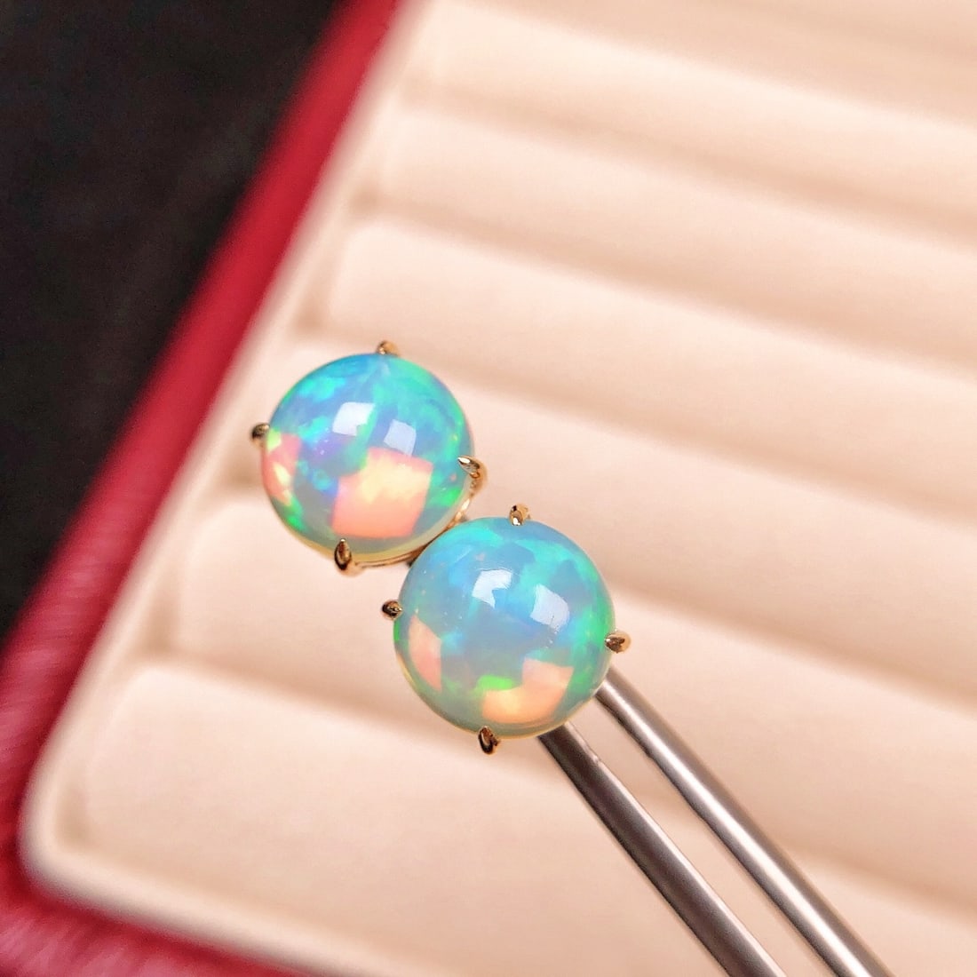 14k Gold 3.30 Ct Natural Opal Earrings - 2