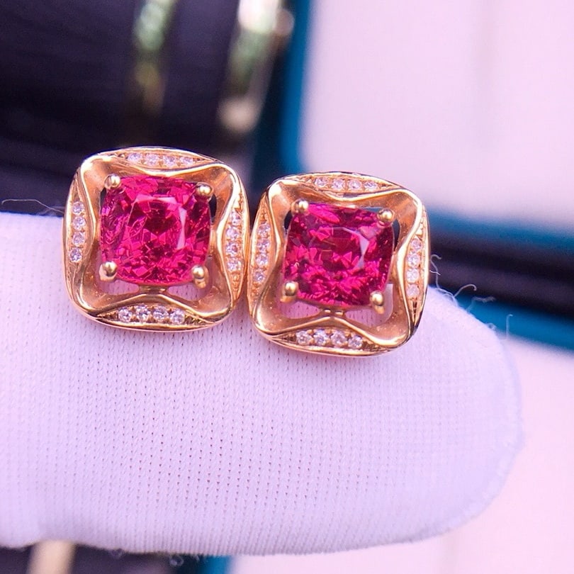 14k Gold 2.1 Ct Natural Spinel & Diamond Earrings - 3