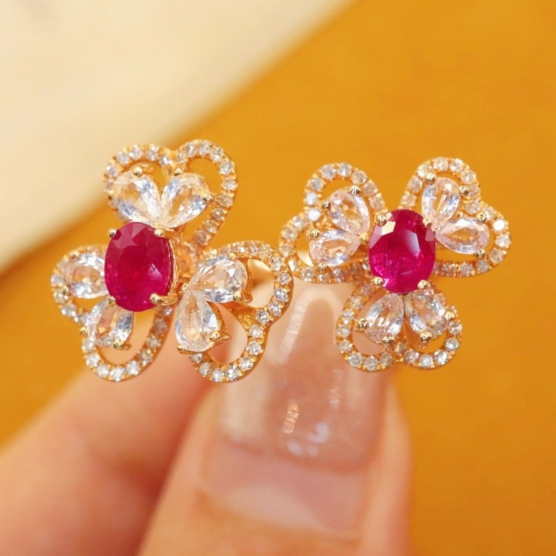 14k Gold 1.38 Ctw Natural Ruby & Diamond Ring: Ref:231172066 // gold content:14k gold // ring size:7. 25us // // main gemstone:ruby // shape:oval // carat weight:1. 01ct // color:red // treatment:natural // // adjacent gemstone 2 : diamond //