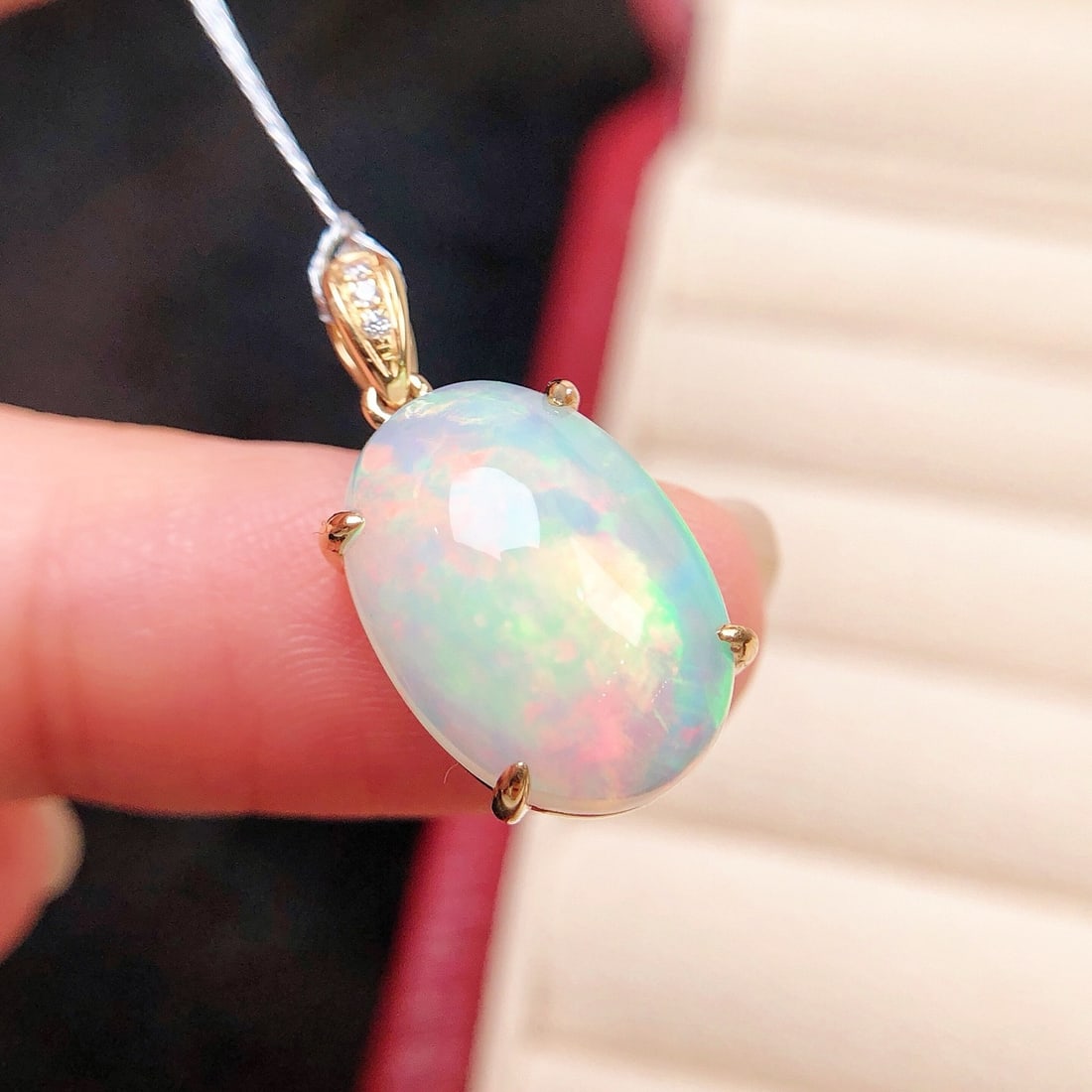 14k Gold 4.59 Ctw Natural Opal & Diamond Pendant( Without Chain ): Ref:231172068 // gold content:14k gold // main gemstone:opal // shape:oval // carat weight:4. 58ct // color:color // treatment:natural // // adjacent gemstone 2 : diamond // shape:round // carat weigh