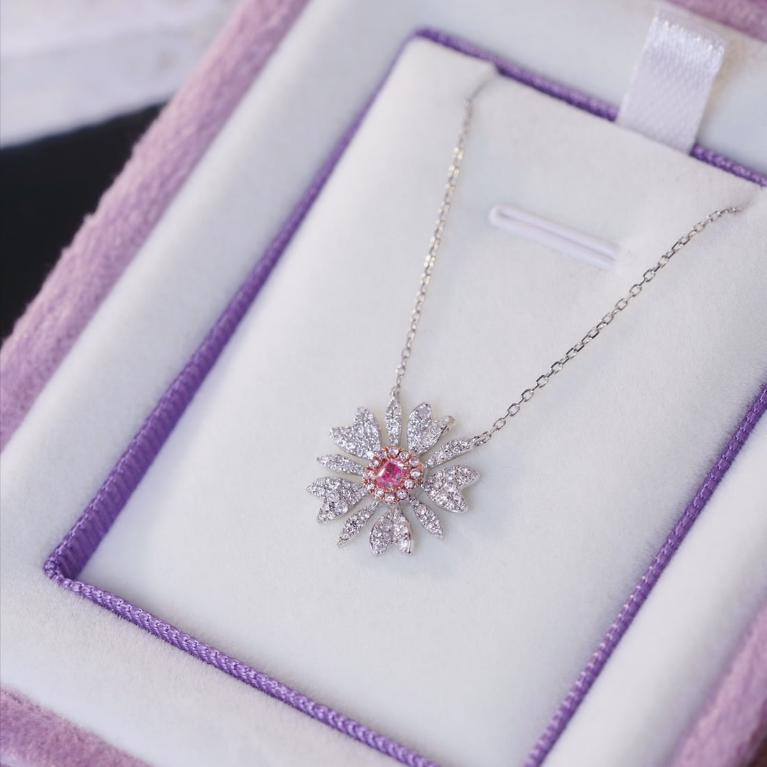 14k Gold 0.45 Ctw Natural Pink Diamond & Diamond & Flowers Necklace: Ref:231172100 // gold content:14k gold // main gemstone:pink diamond // shape:cushion // carat weight:0. 08ct // color:pink // treatment:natural // // adjacent gemstone 2 : diamond // shape:round //