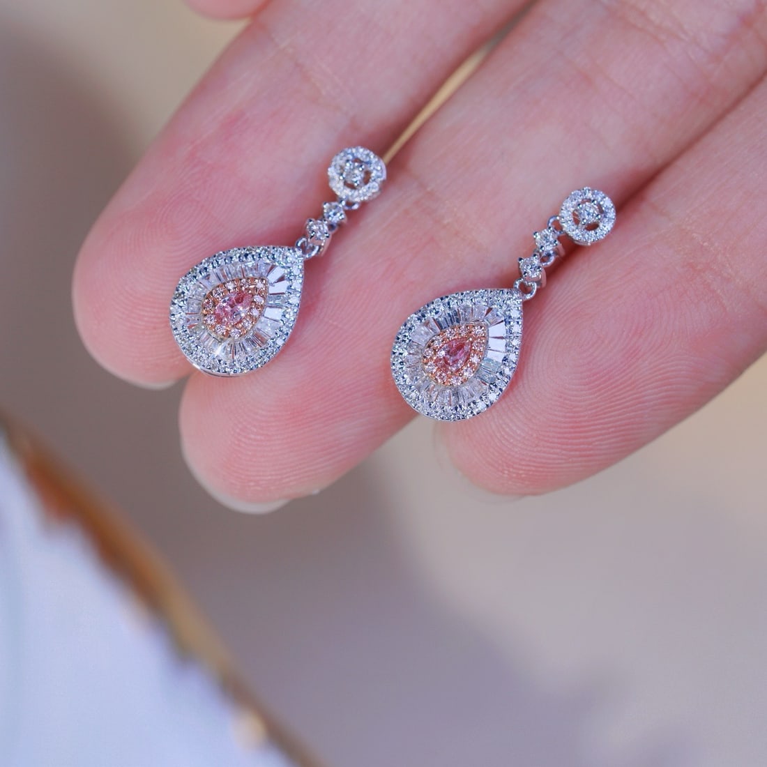 14k Gold 0.6 Ct Natural Color Diamond Earrings - 4