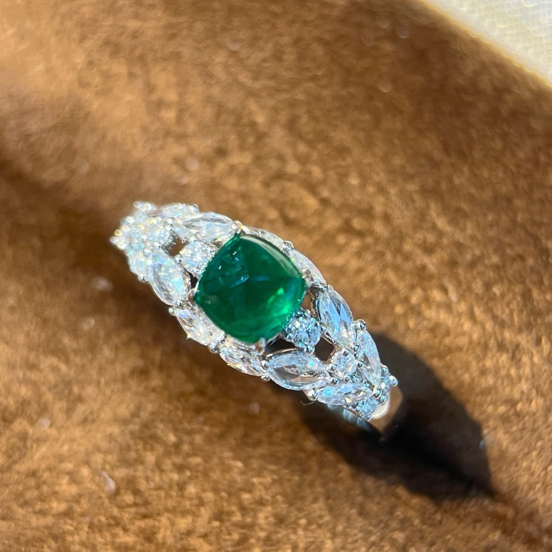 14k Gold 1.28 Ctw Vivid Green Natural Emerald & Diamond Ring - 2