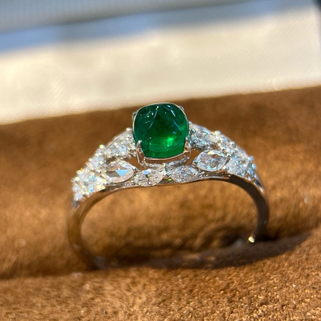 14k Gold 1.28 Ctw Vivid Green Natural Emerald & Diamond Ring - 3