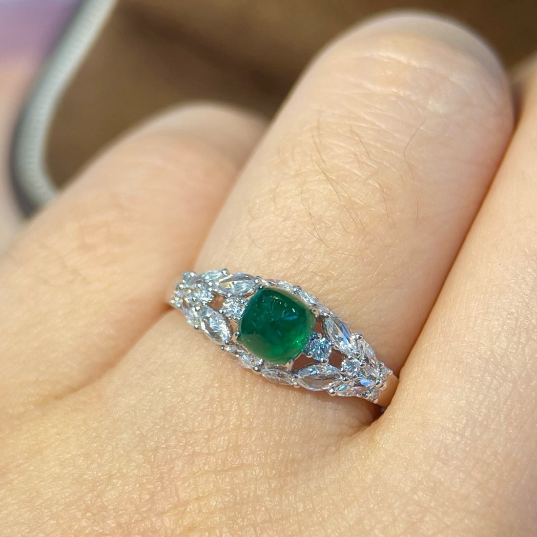 14k Gold 1.28 Ctw Vivid Green Natural Emerald & Diamond Ring - 5