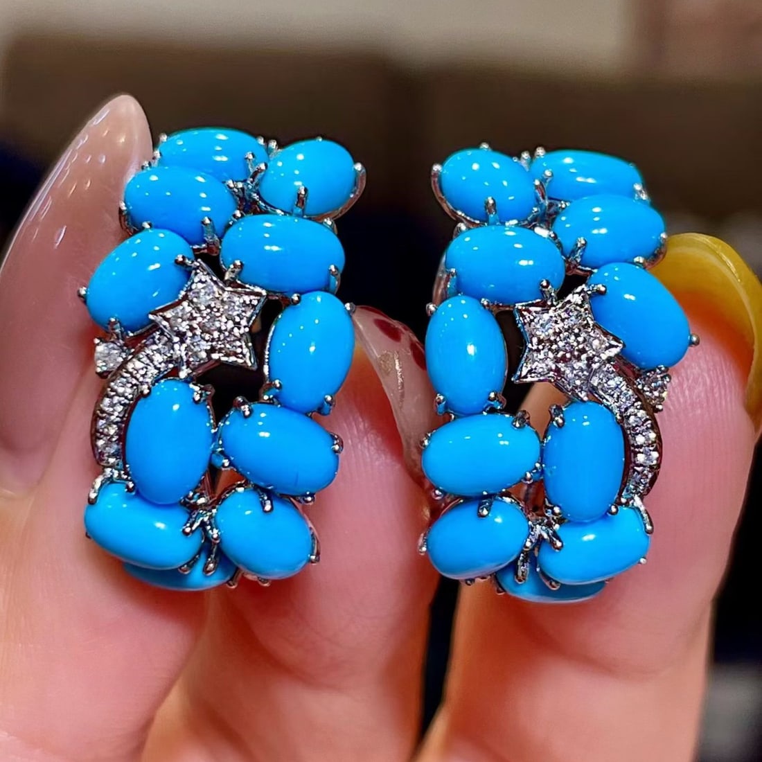 14k Gold 10.15 Ctw Natural Blue Turquoise & Diamond Earrings: Ref:231172128 // gold content:14k gold // main gemstone:blue turquoise // shape:oval // carat weight:9. 90ct // color:blue // treatment:natural // // adjacent gemstone 2 : diamond // shape:round //