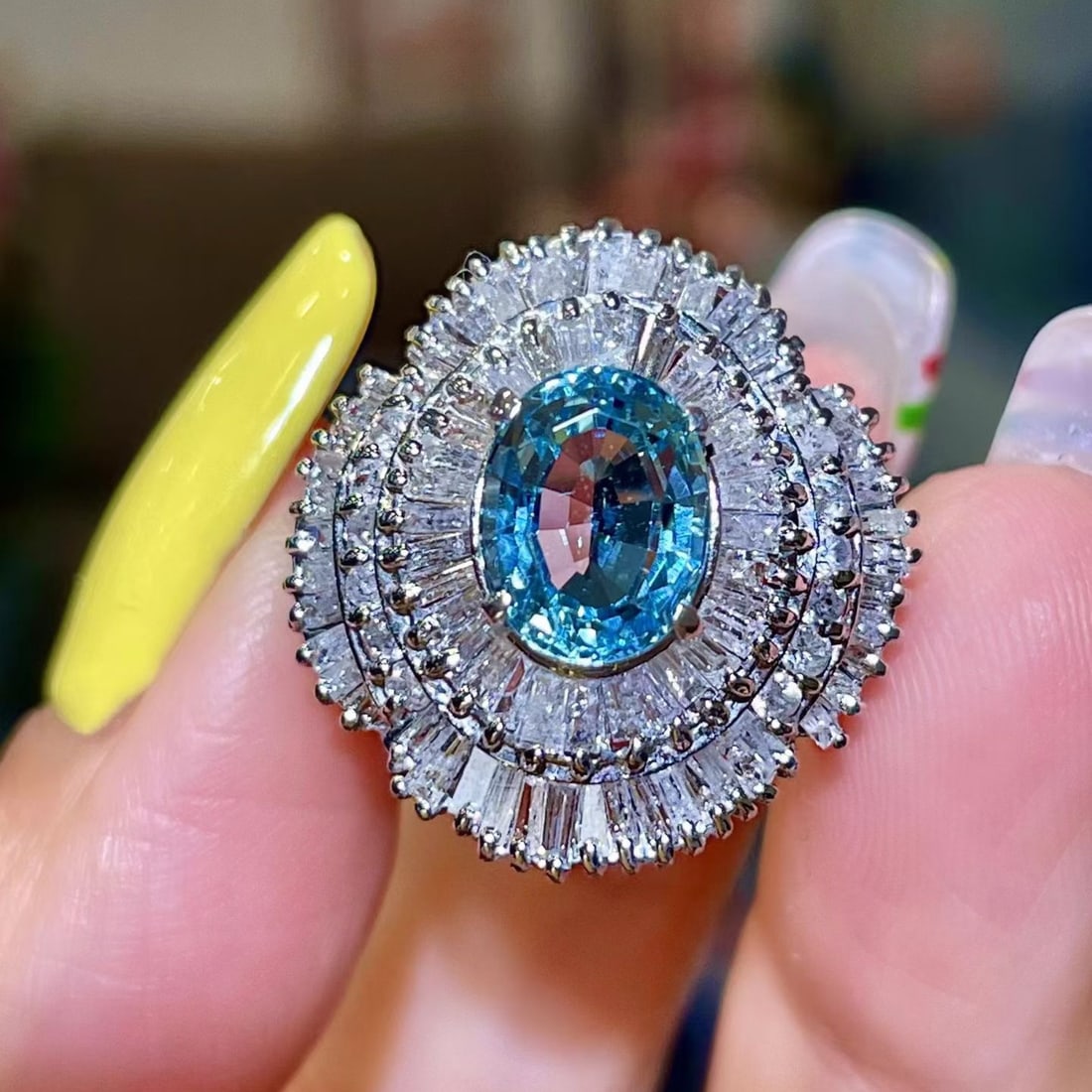 14k Gold 4.9 Ctw Natural Aquamarine & Diamond Ring: Ref:231172142 // gold content:14k gold // ring size:7. 25us // // main gemstone:aquamarine // shape:oval // carat weight:2. 6ct // color:blue // treatment:natural // // adjacent gemstone 2 : diamond