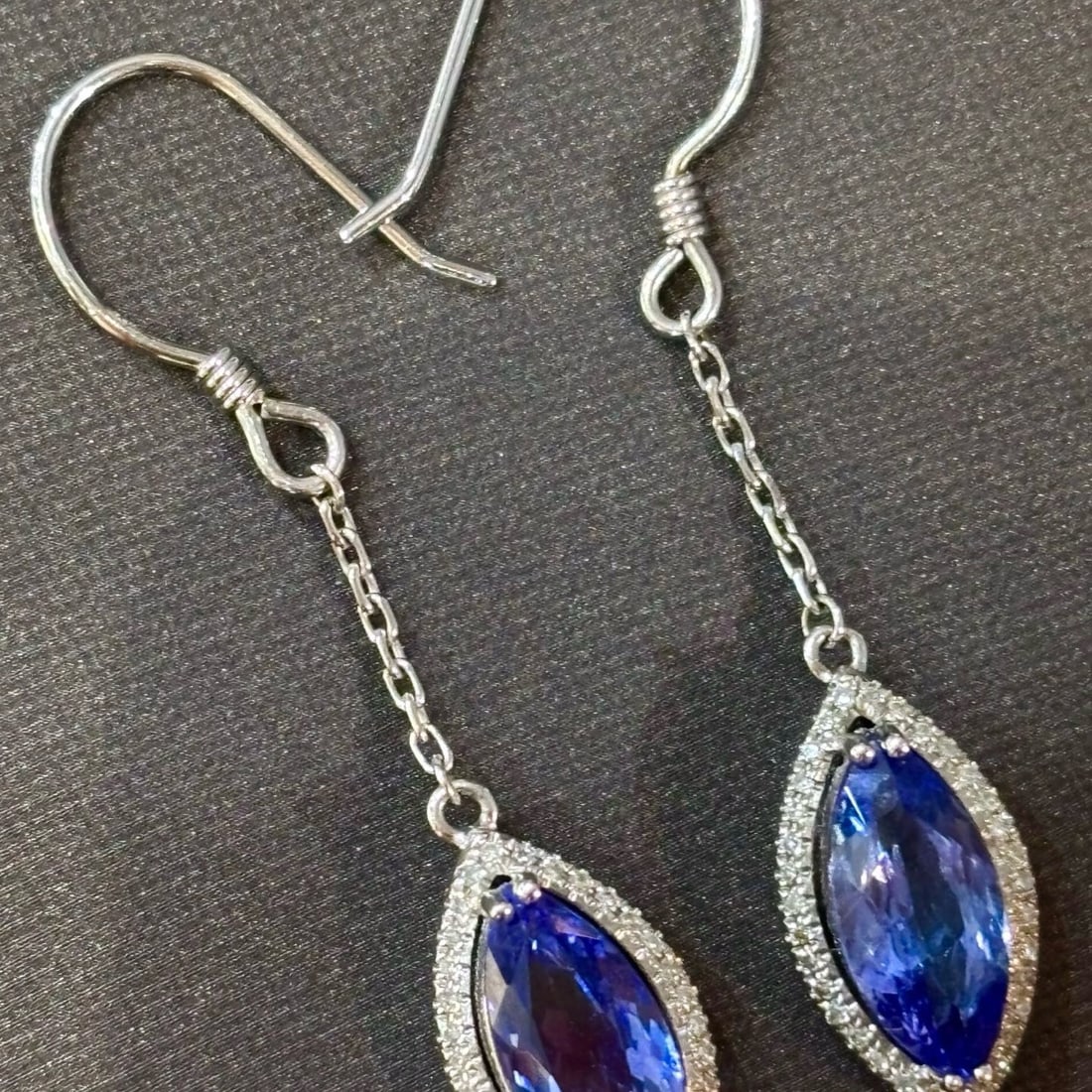14k Gold 3 Ct Natural Tanzanite & Diamond Earrings: Ref:231172148 // gold content:14k gold // main gemstone:tanzanite // shape:marquise // carat weight:3ct // color:blue // treatment:natural // // adjacent gemstone 2 : diamond // shape:round //