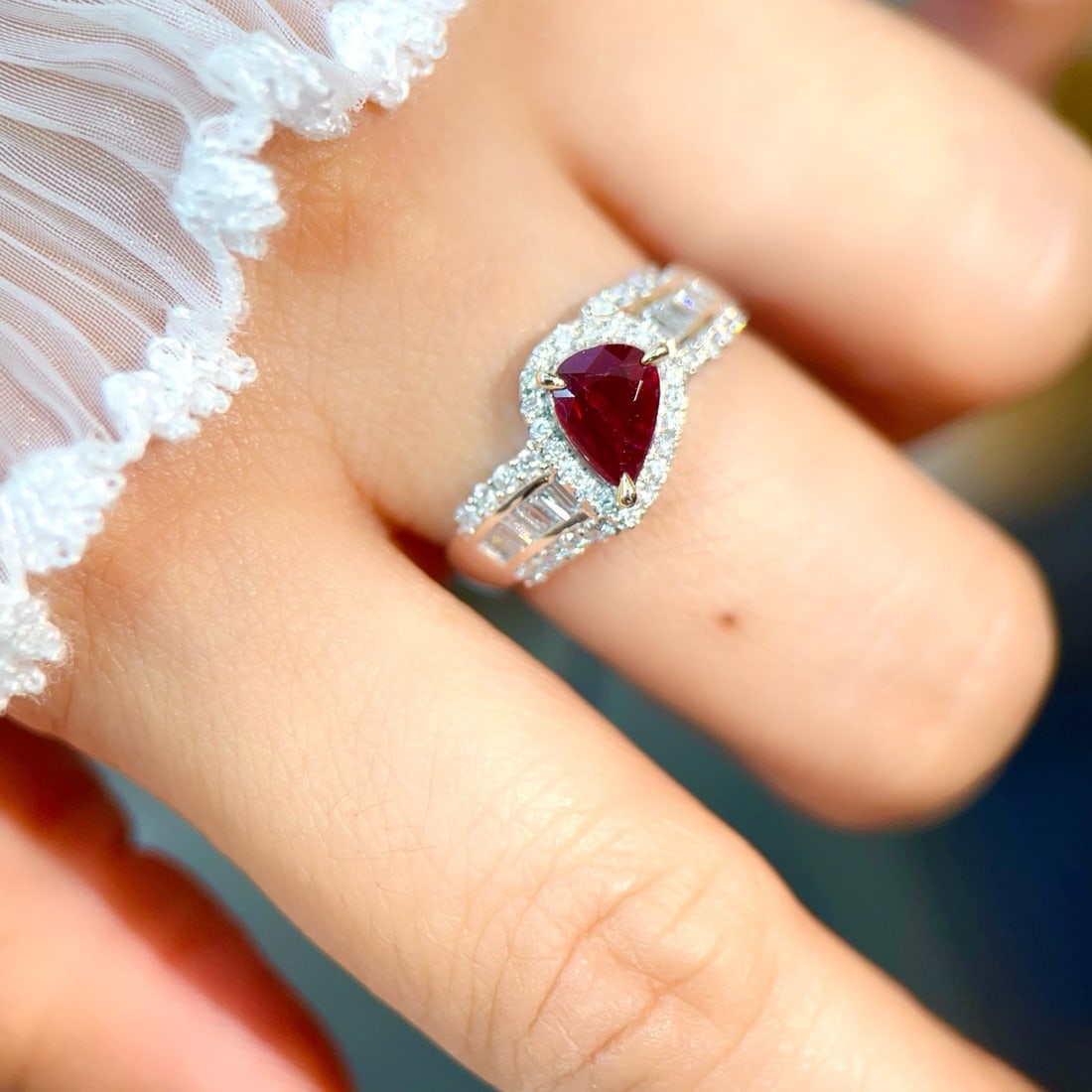 14k Gold 1.37 Ctw Natural Ruby & Diamond Ring - 6