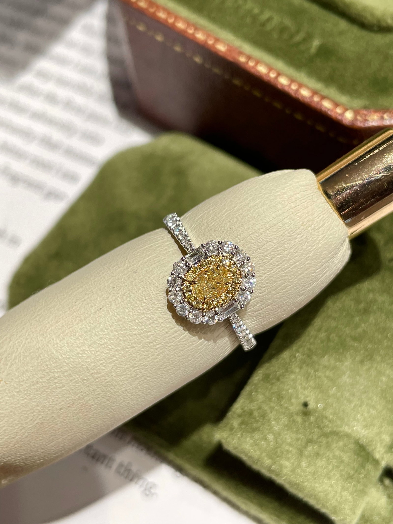 14k Gold 0.64 Ctw Natural Yellow Diamond & Diamond Ring - 2