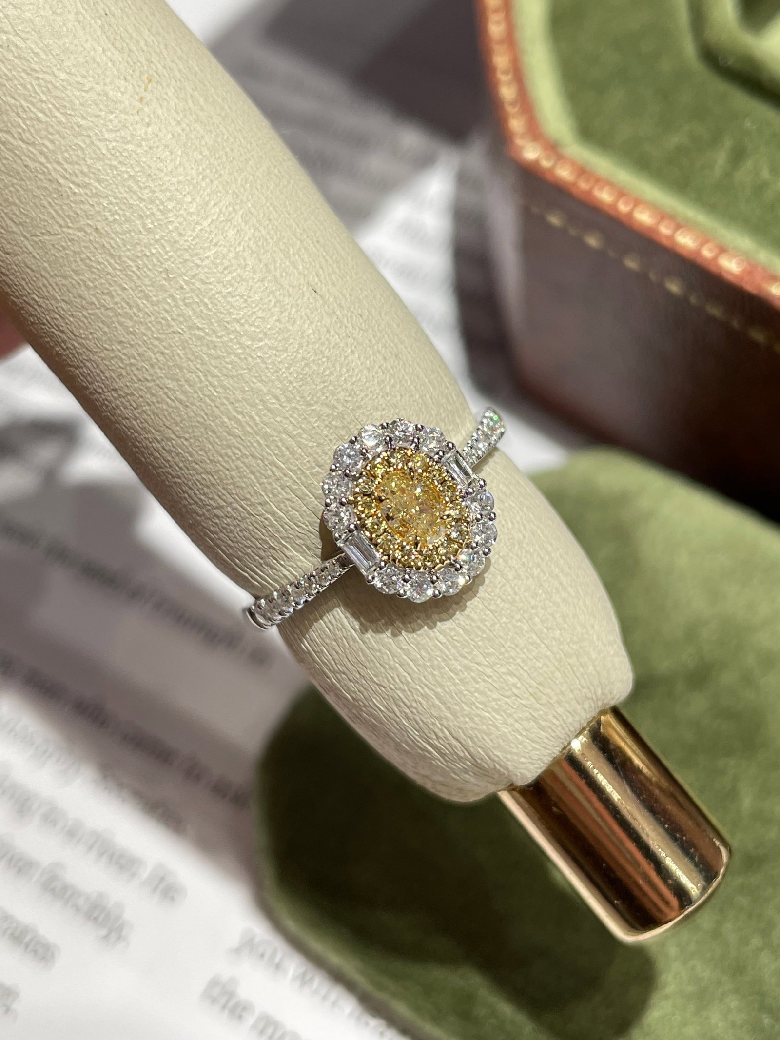 14k Gold 0.64 Ctw Natural Yellow Diamond & Diamond Ring - 4
