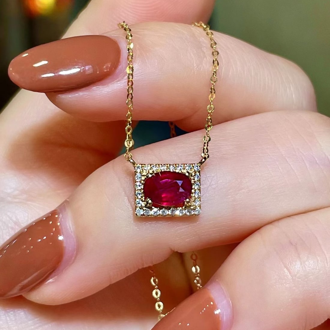 14k Gold 0.82 Ctw Natural Ruby & Diamond Necklace: Ref:231172210 // gold content:14k gold // main gemstone:ruby // shape:oval // carat weight:0. 70ct // color:red // treatment:natural // // adjacent gemstone 2 : diamond // shape:round // carat