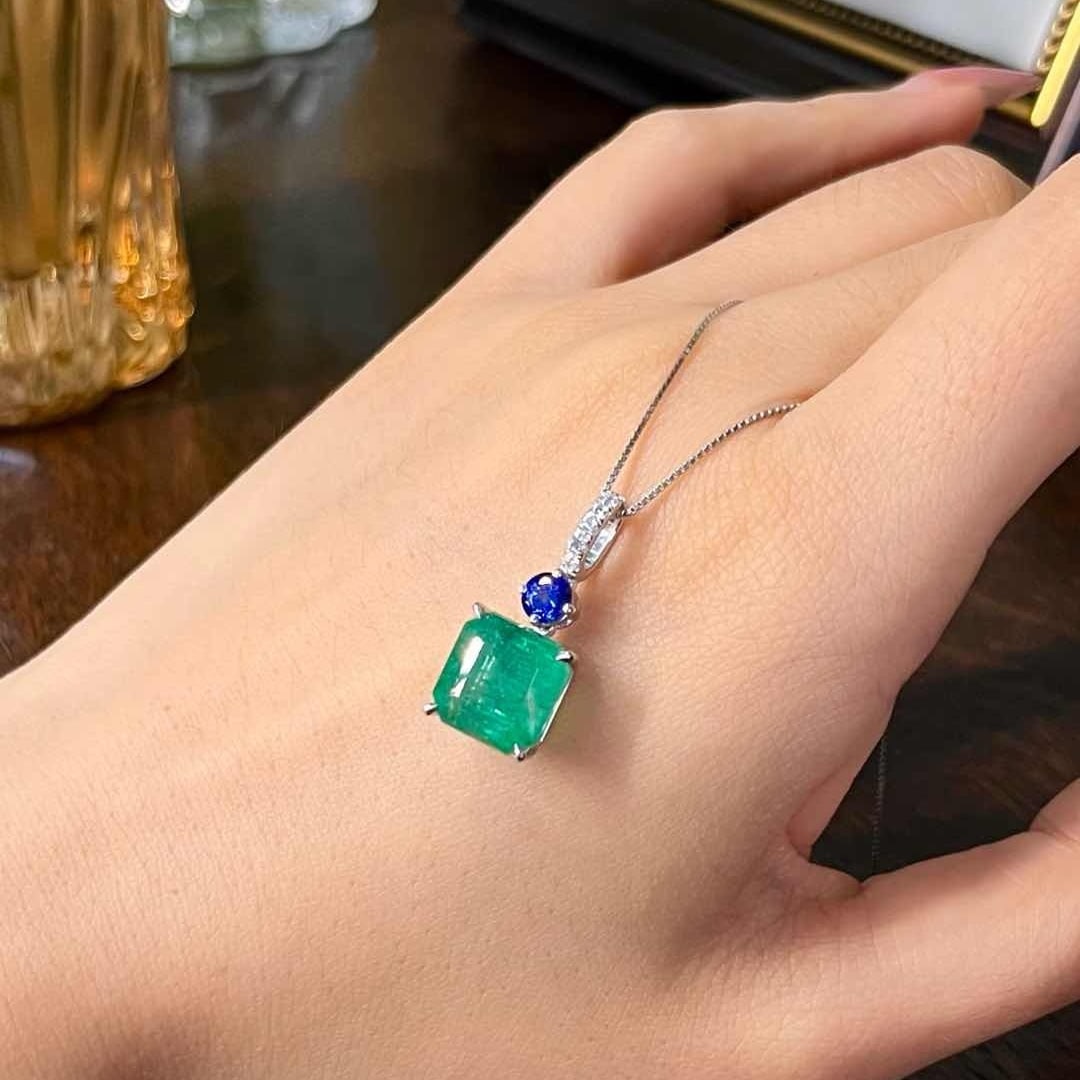 14k Gold 5.76 Ctw Intense Green Natural Emerald & Diamond Pendant( Without Chain ) - 4