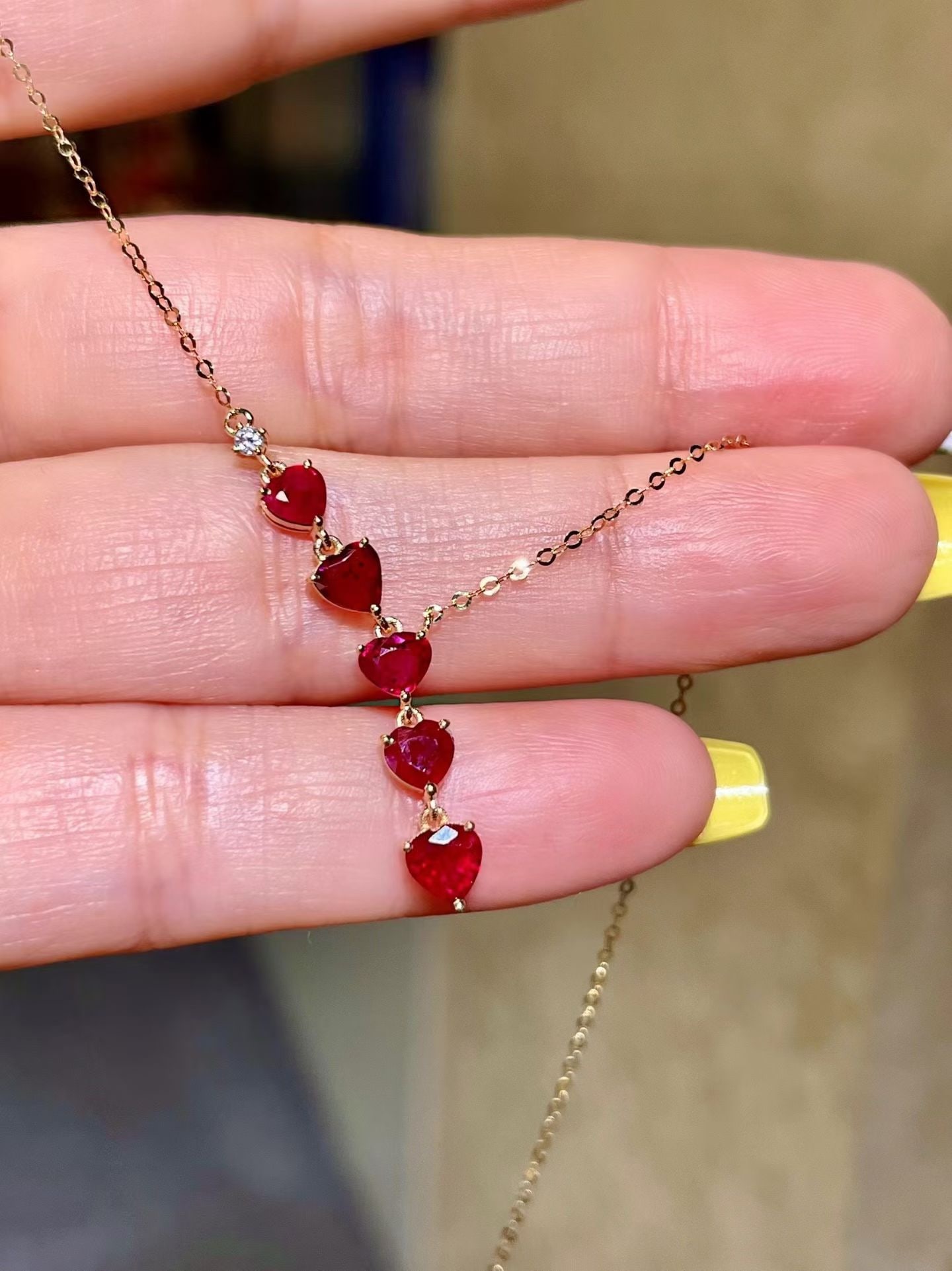 14k Gold 1.60 Ct Natural Ruby & Diamond Necklace: Ref:231172220 // gold content:14k gold // main gemstone:ruby // shape:heart // carat weight:1. 60ct // color:red // treatment:natural // // adjacent gemstone 2 : diamond // shape:round // clarity