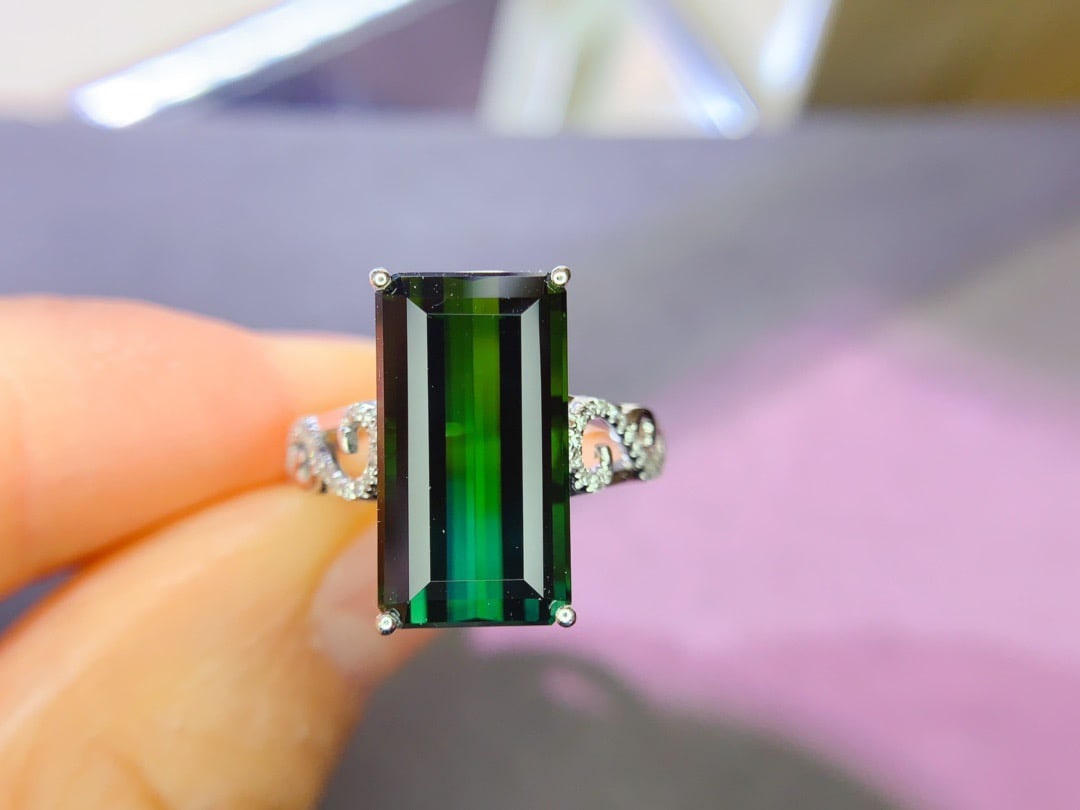 14k Gold 7.8 Ct Natural Tourmaline & Diamond Ring: Ref:231172224 // gold content:14k gold // ring size:7. 25us // // main gemstone:tourmaline // shape:octagonal // carat weight:7. 8ct // color:green // treatment:natural // // adjacent gemstone 2 :