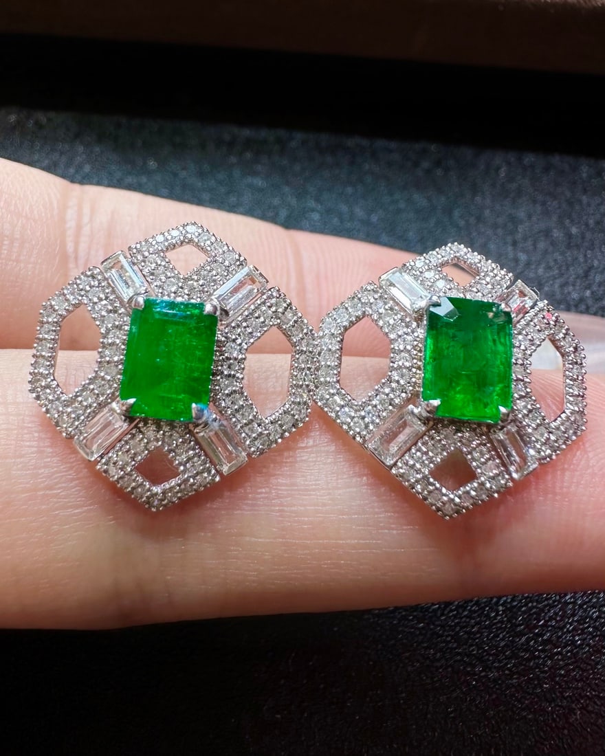 14k Gold 1.66 Ctw Natural Emerald & Diamond Earrings - 3