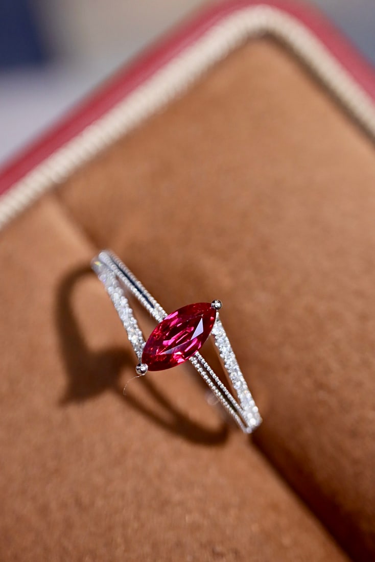 14k Gold 0.47 Ctw Natural Ruby & Diamond Ring: Ref:231172227 // gold content:14k gold // ring size:7. 25us // // main gemstone:ruby // shape:marquise // carat weight:0. 42ct // color:red // treatment:natural // // adjacent gemstone 2 : diamond // 
