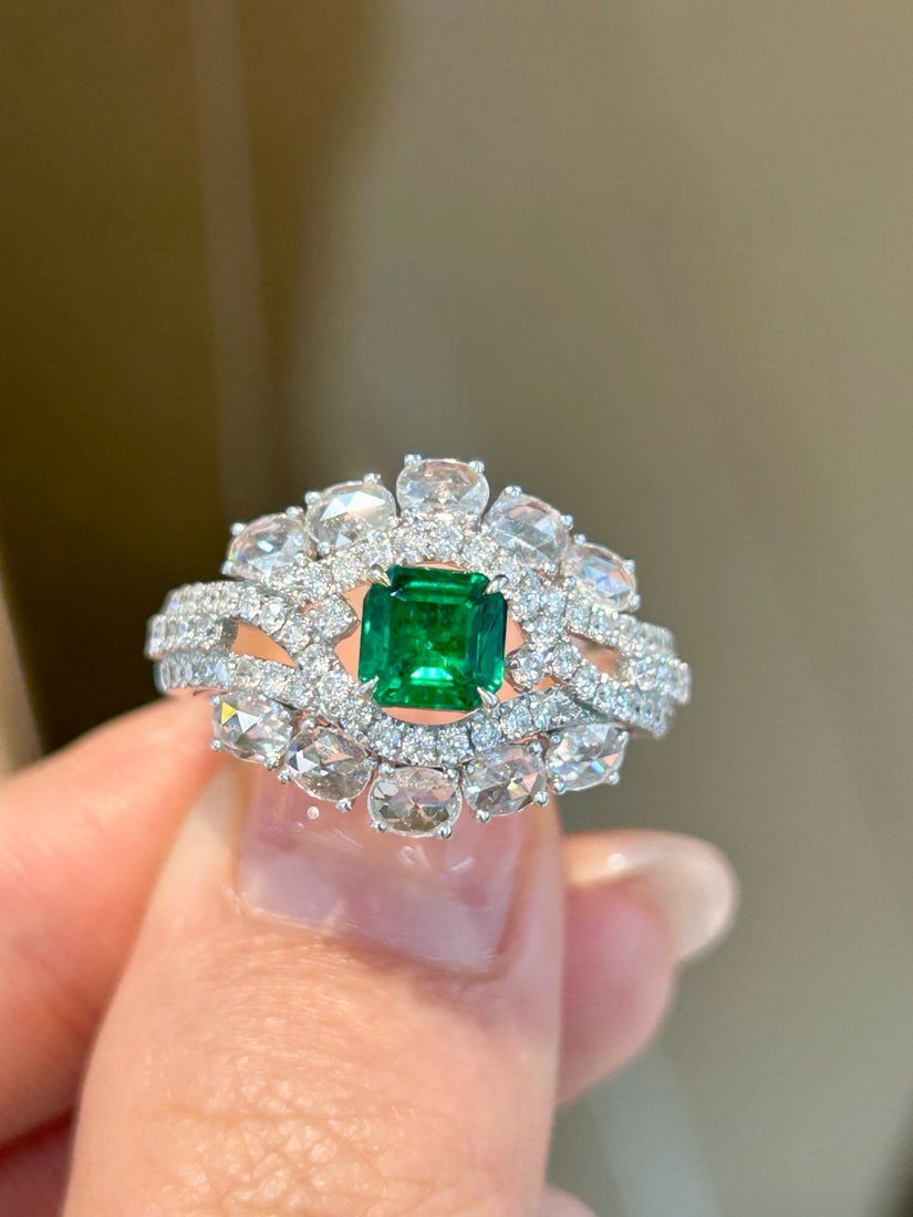 14k Gold 1.81 Ctw Vivid Green Natural Emerald & Diamond Ring: Ref:231172229 // gold content:14k gold // ring size:7. 25us // // main gemstone:emerald // shape:octagonal // carat weight:0. 72ct // color:vivid green // treatment:natural // // adjacent gemstone 2 :