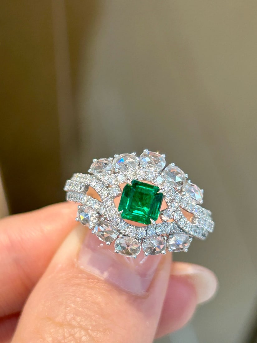 14k Gold 1.81 Ctw Vivid Green Natural Emerald & Diamond Ring - 2