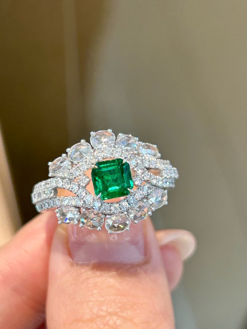 14k Gold 1.81 Ctw Vivid Green Natural Emerald & Diamond Ring - 4