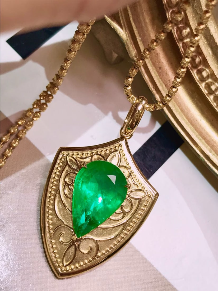 14k Gold 4.6 Ct Natural Emerald Pendant( Without Chain ) - 3
