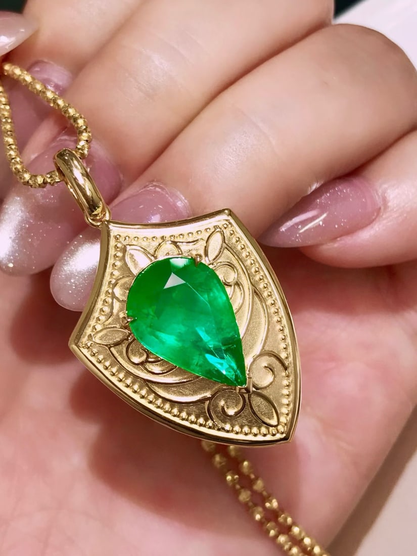 14k Gold 4.6 Ct Natural Emerald Pendant( Without Chain ) - 4