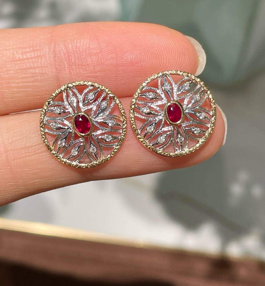 14k Gold 0.25 Ct Natural Ruby & Diamond Earrings: Ref:231172235 // gold content:14k gold // main gemstone:ruby // shape:oval // carat weight:0. 25ct // color:red // treatment:natural // // adjacent gemstone 2 : diamond // shape:round // clarity